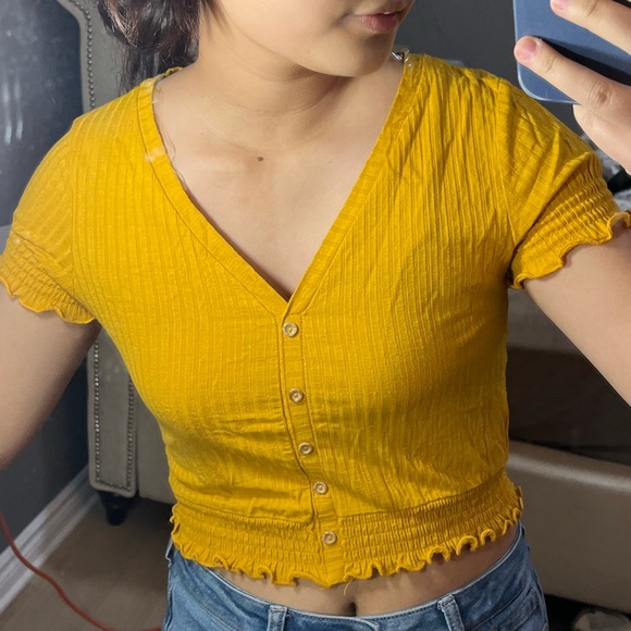 Mustard yellow short sleeved button shirt - Picture 1 of 1